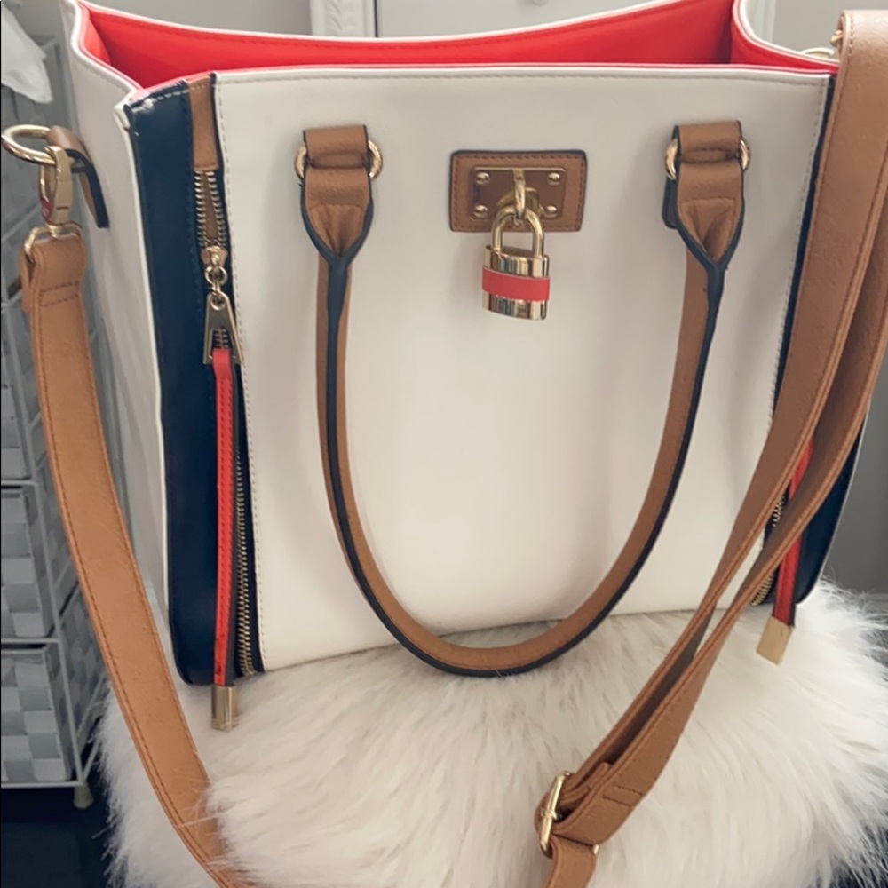 Purse - Picture 2 of 5